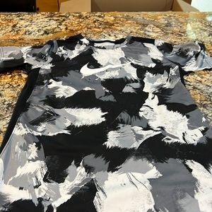 Nike dri fit youth xl like new condition